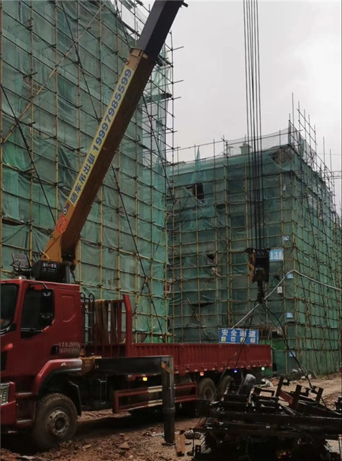 蒙阴县“慢工细活”—— 吊车的 “微动控制” 技术