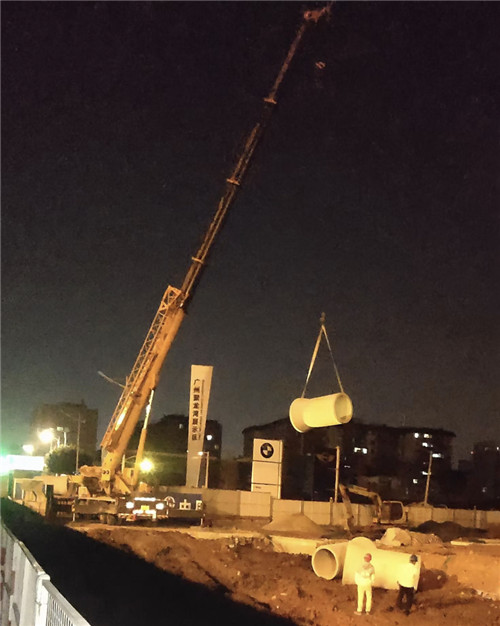 蒙阴县“弯臂矫正”—— 吊车的 “形变补偿” 技术